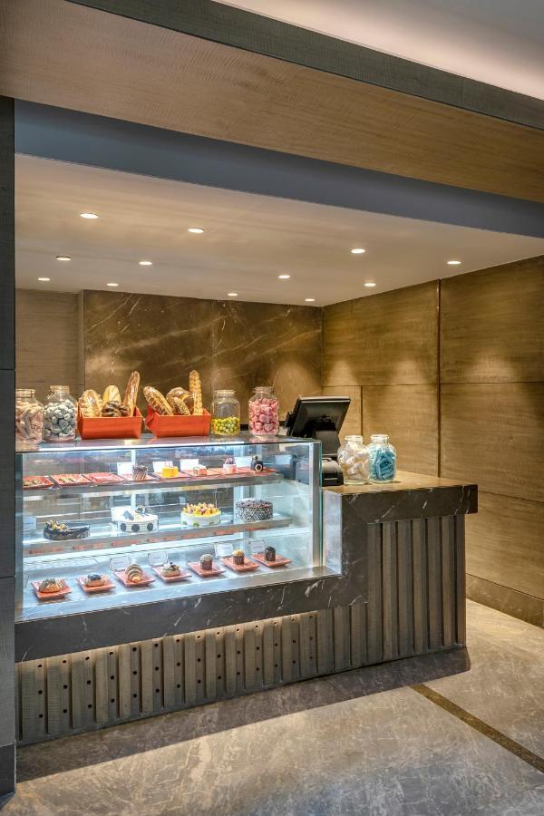 Hotel Radisson Blu Towers Kaushambi Delhi Ncr Ghaziabád Exteriér fotografie The Pastry Shop