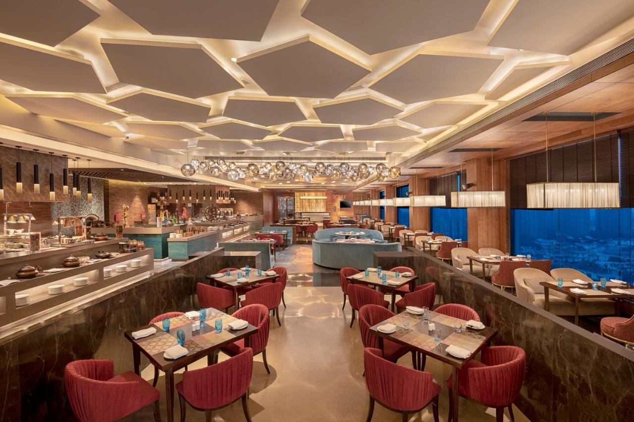 Hotel Radisson Blu Towers Kaushambi Delhi Ncr Ghaziabád Exteriér fotografie The restaurant