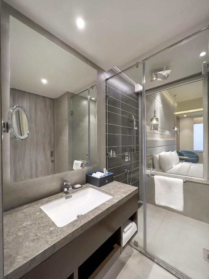 Hotel Radisson Blu Towers Kaushambi Delhi Ncr Ghaziabád Exteriér fotografie Bathroom