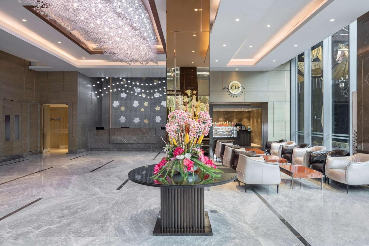 Hotel Radisson Blu Towers Kaushambi Delhi Ncr Ghaziabád Exteriér fotografie Lobby
